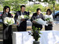 韓日首脳、韓国人原爆犠牲者慰霊碑を参拝
