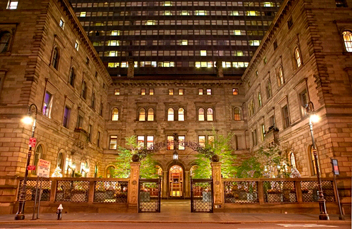 米マンハッタンのパレスホテル買収