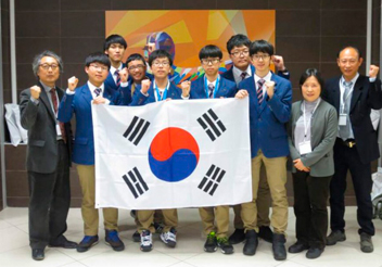 韓国の中高生が２連覇