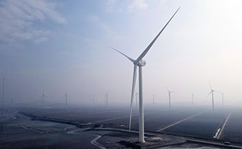 韓国最大の洋上風力発電機設置
